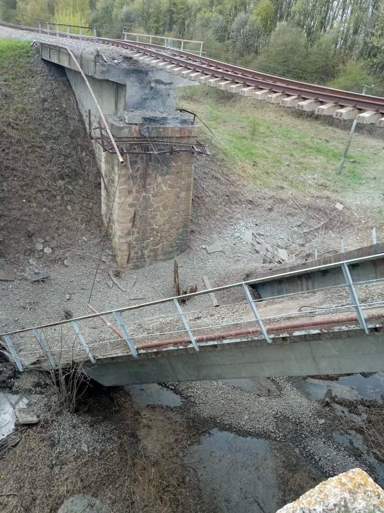 В курській області частково обрушився залізничний міст. Через диверсію?