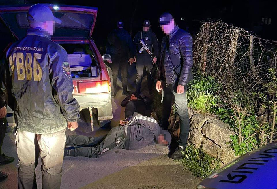 На Закарпатті незаконно переправляли через кордон військовозобов’язаних чоловіків