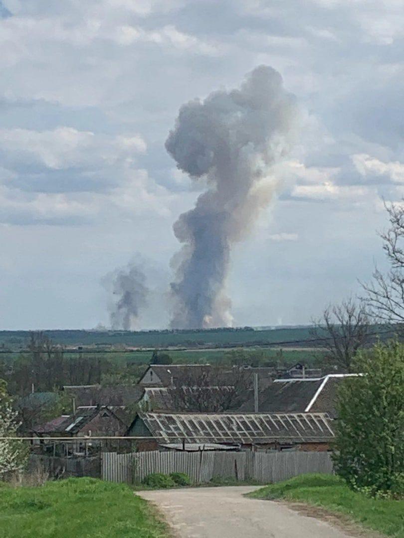 В росії знову горить склад боєприпасів (ВІДЕО)