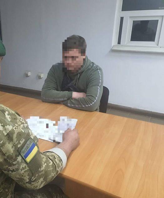 Понад 100 тисяч гривень українець заплатив за фіктивну довідку
