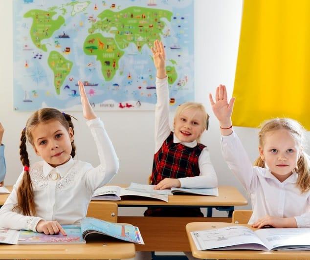 У Рівному триває прийом заяв для зарахування до перших класів