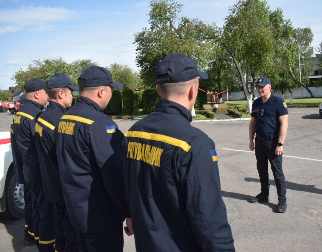 Рівненські піротехніки виїхали на розмінування Київщини Рівненські піротехніки виїхали на розмінування Київщини