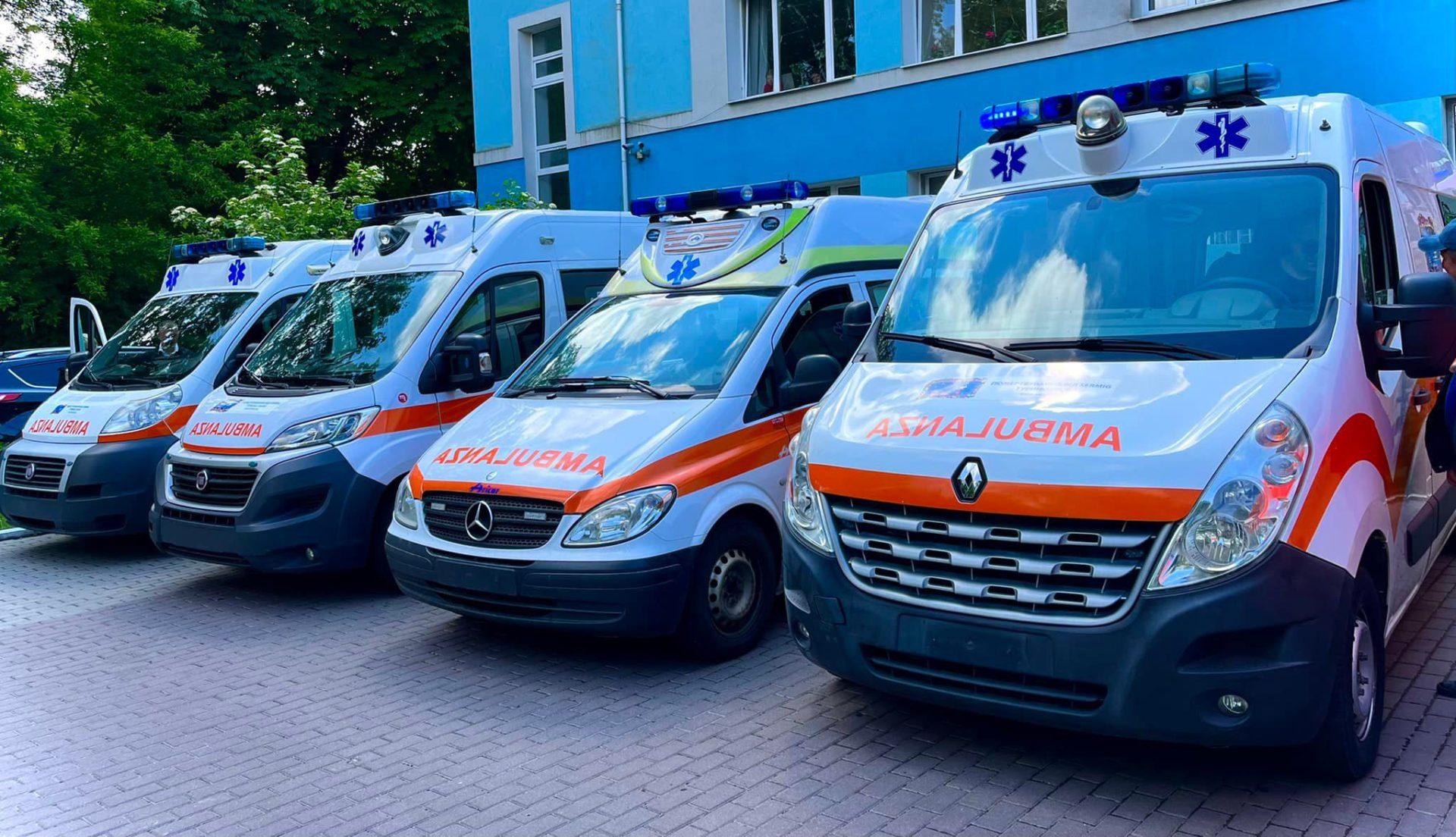 Медичні заклади Рівного отримали з Італії автомобілі швидкої допомоги