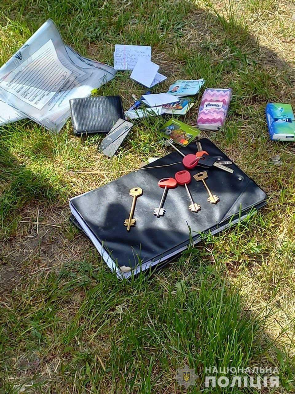 У Рівненському районі поліцейські оперативно затримали двох квартирних крадіїв