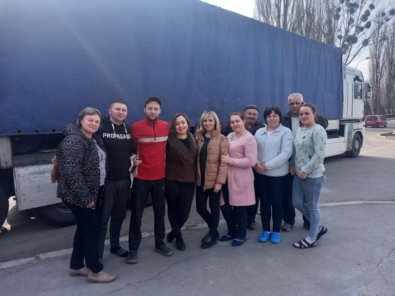 Працівники дитсадків Рівного зібрали допомогу, яку волонтери повезли на Харківщину (фото)