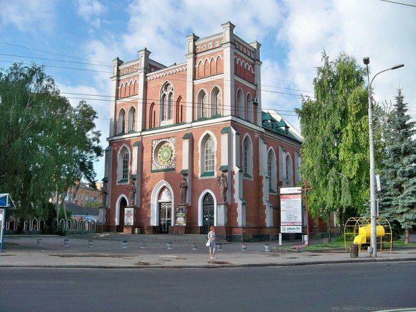 Рівненська філармонія завершує концертний сезон унікальною постановкою