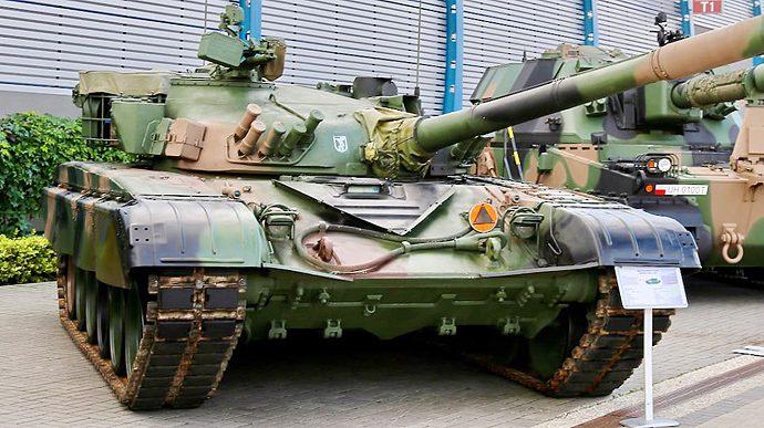 Стало відомо, скільки танків і бронетехніки Польща передала Україні
