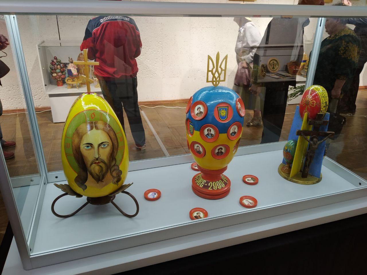 Рівнянам представили «Творчі грані Василя Рябоконя» (фото)