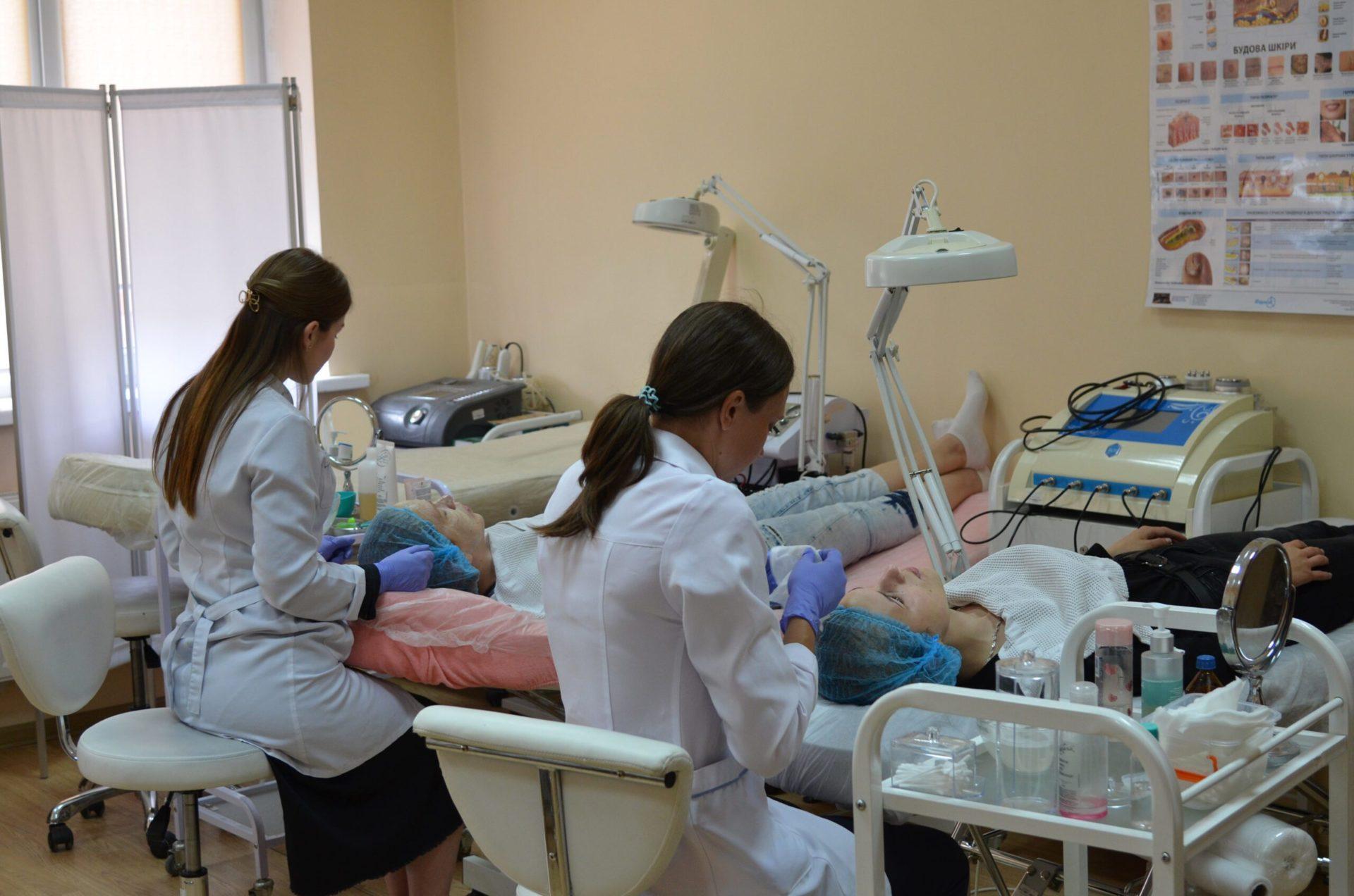 Кваліфіковані косметики з Рівненщини працюють над вдосконаленням нашого тіла