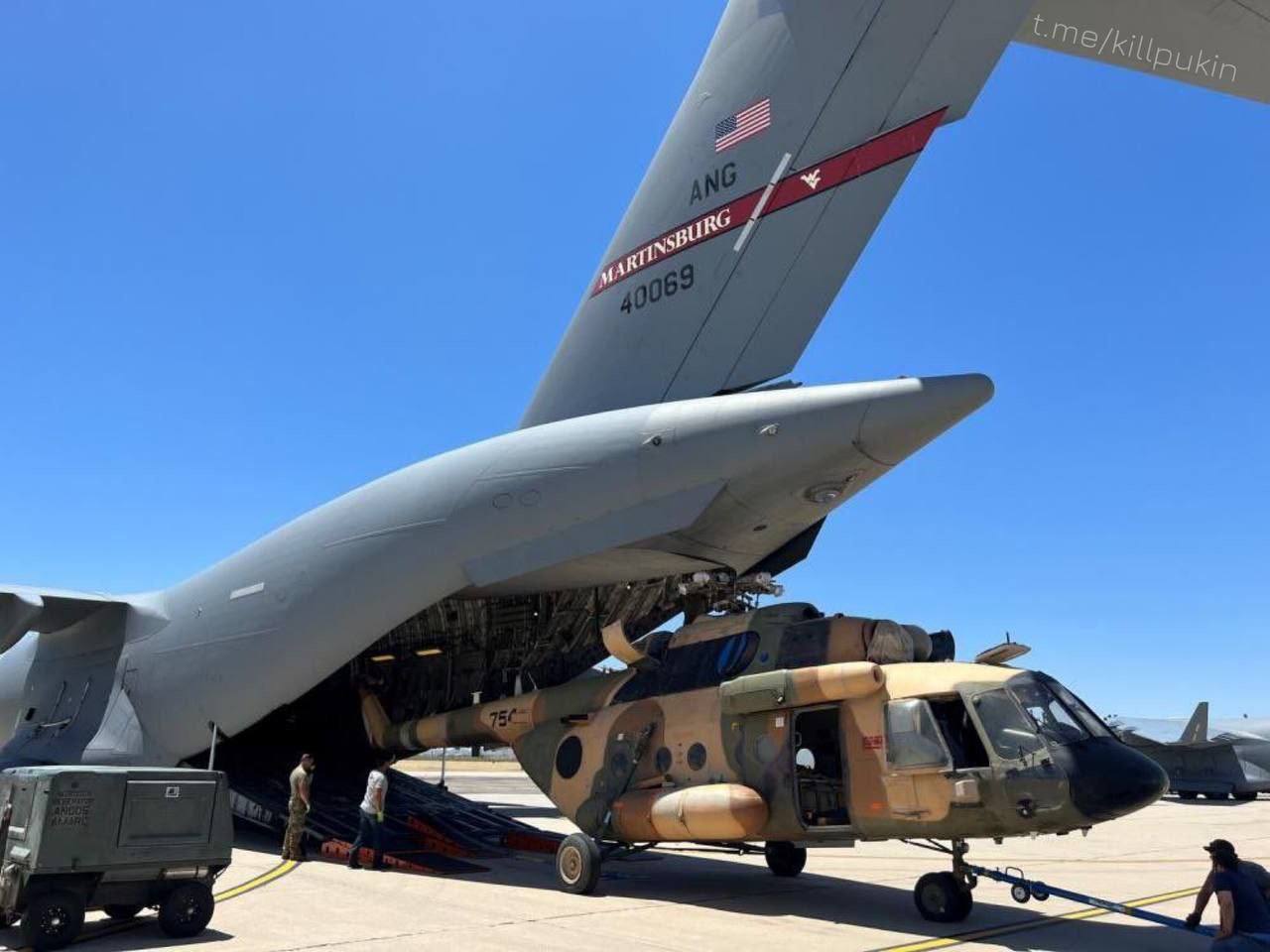 На базі ВПС США вже завантажуються гелікоптери Мі-17 для України