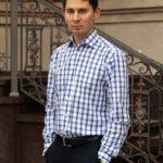 Молодий письменник подарував рівненській бібліотеці книжку