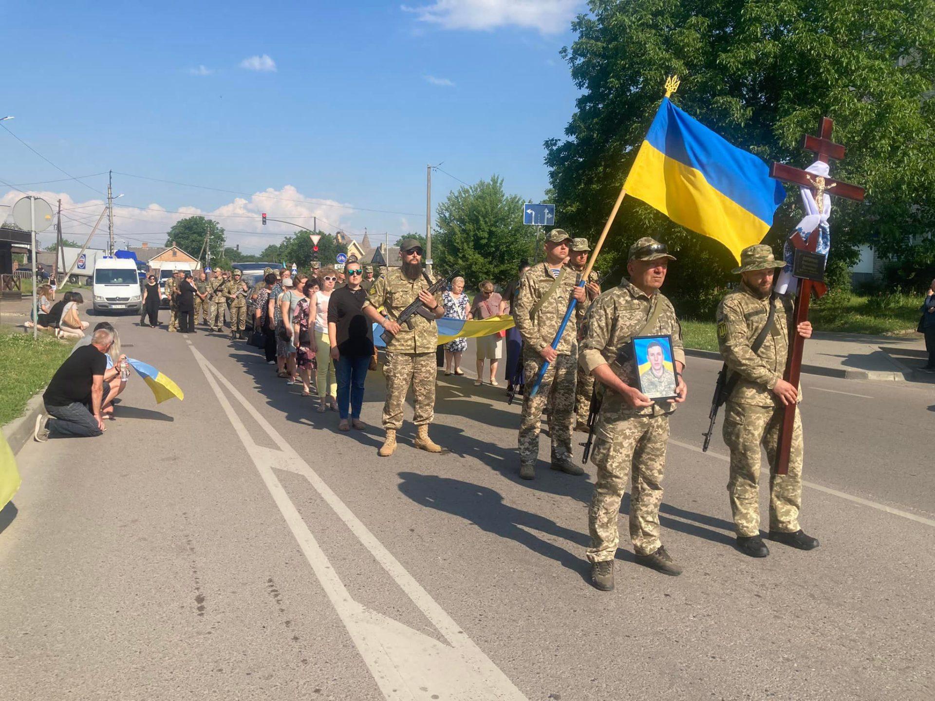 На Рівненщині попрощалися з Героєм