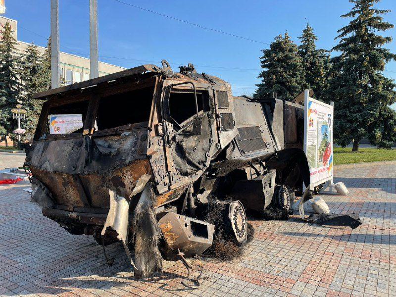 В Рівному на майдані Незалежності можна подивитися на розбиту техніку окупантів