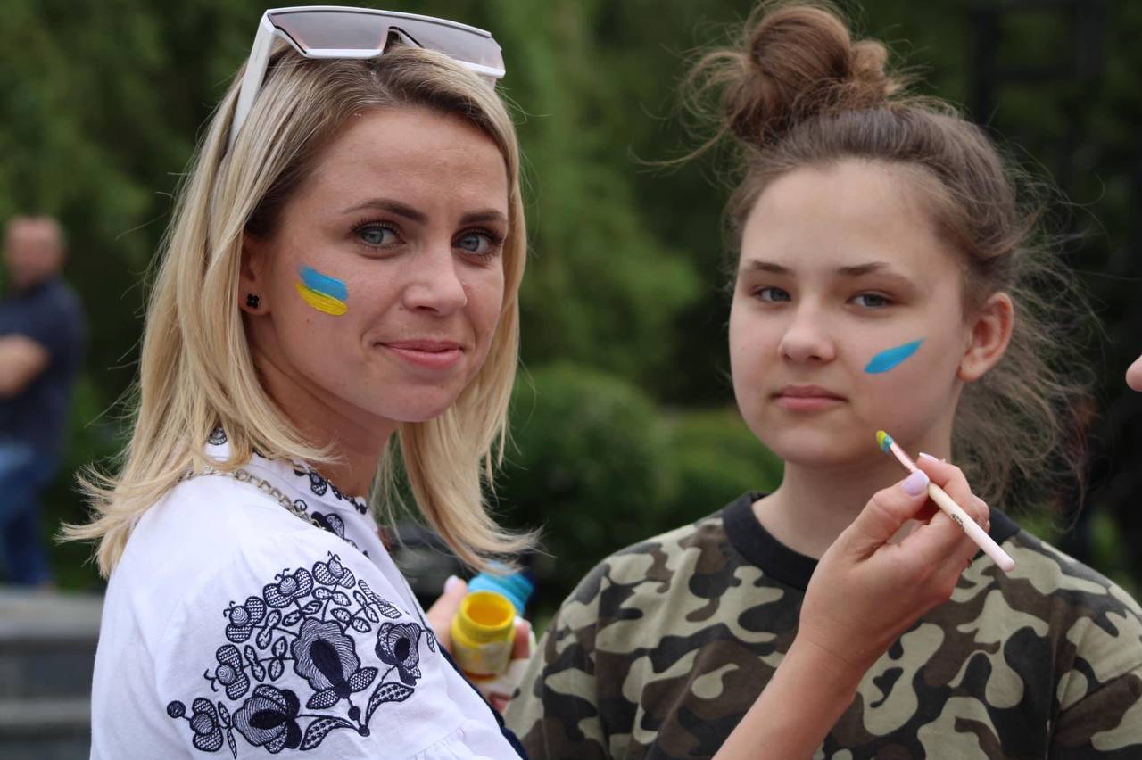 Зібрані на випускний гроші передали на антидронову рушницю