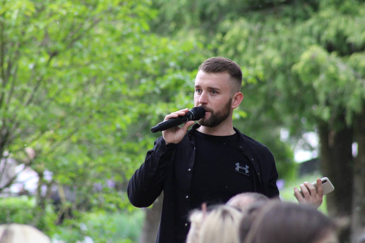 Зібрані на випускний гроші передали на антидронову рушницю