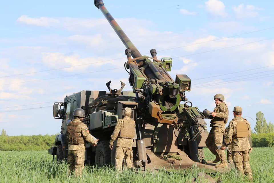 Українські військові освоїли французькі артилерійські установки та нищать російських окупантів