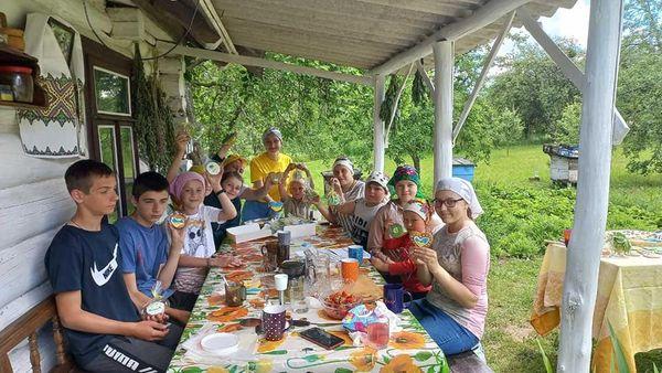 На Рівненщині діти пекли печиво, аби допомогти ЗСУ