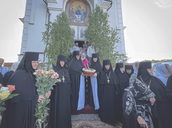 храм всіх святи джерело святої анни