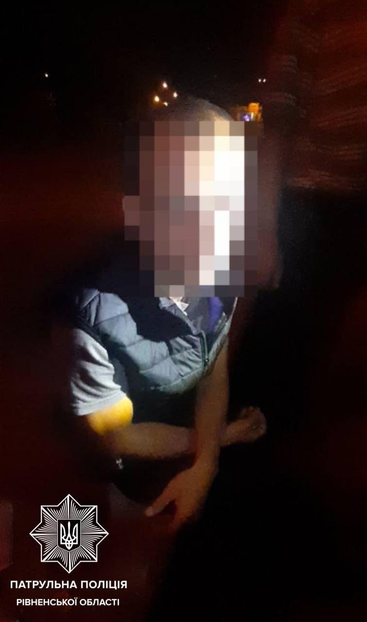 У Рівному ймовірних крадіїв патрульні затримали по гарячих слідах