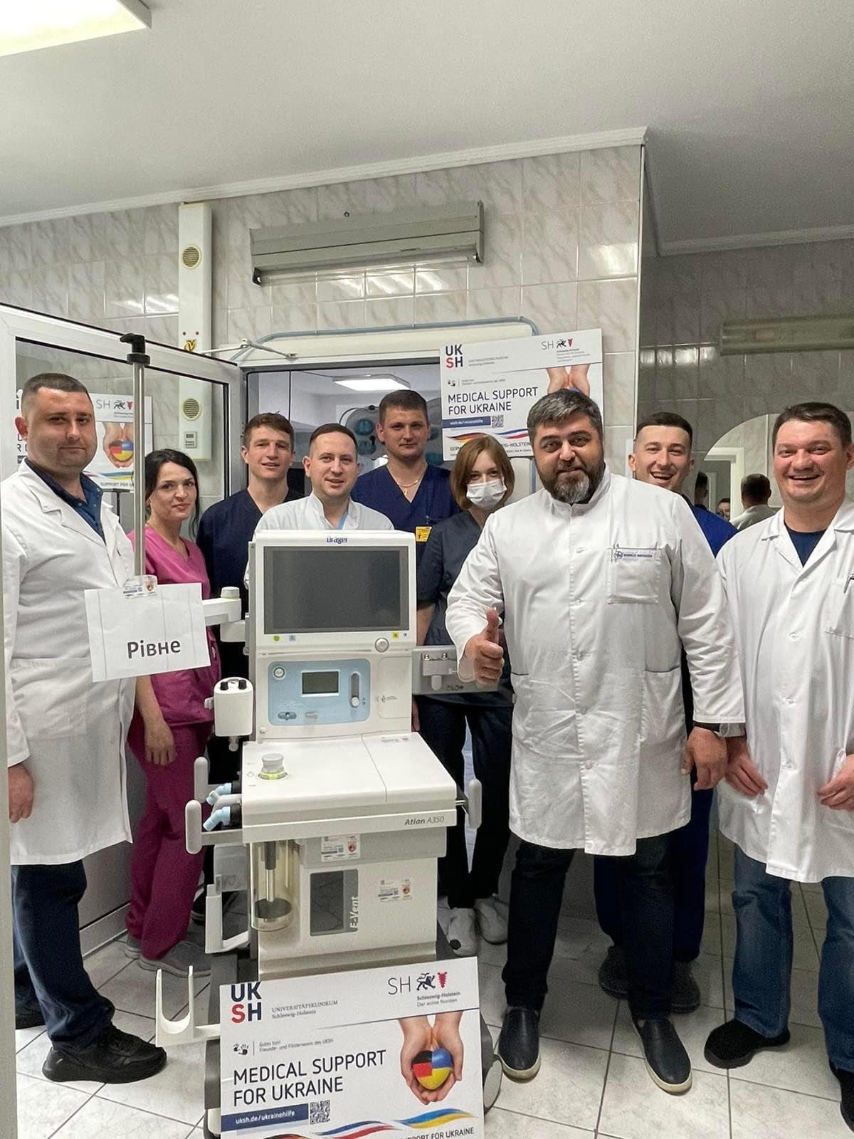 Німецькі благодійники подарували наркозно-дихальний апарат обласній лікарні Рівненщини