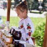 Підтримай рівненське: у центрі Рівного працює ярмарок