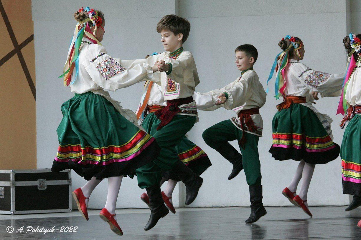 Запальні танці юних танцюристів у парку Шевченка (+Фото)