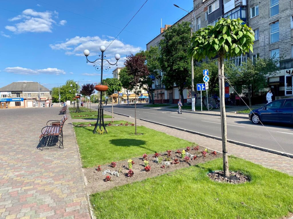 сарни вулиця широка