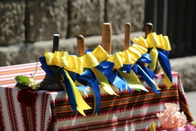 Рівненські діти третій рік поспіль завершують навчальний рік без лінійок та урочистостей