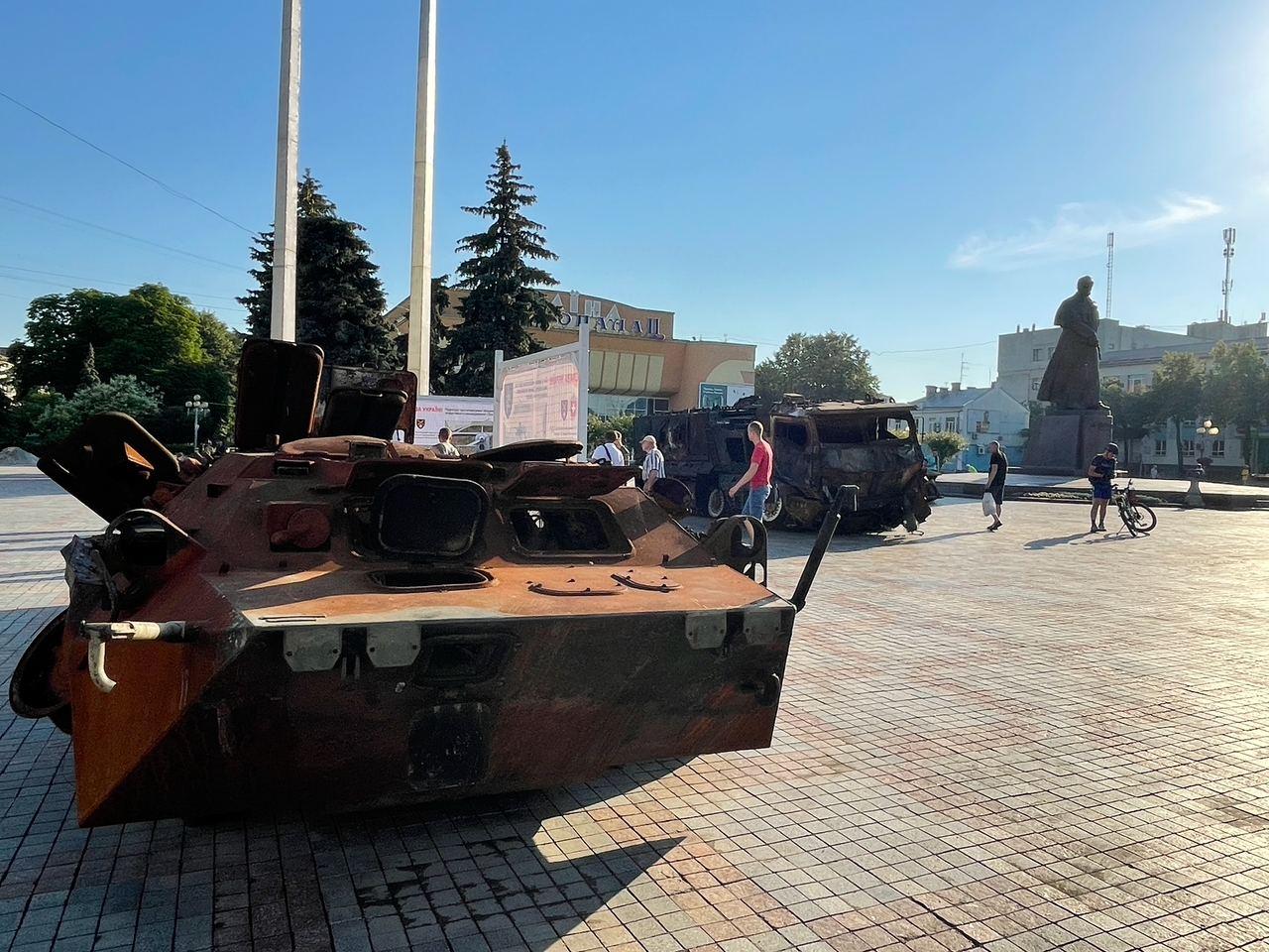 військова техніка на майдані Незалежності