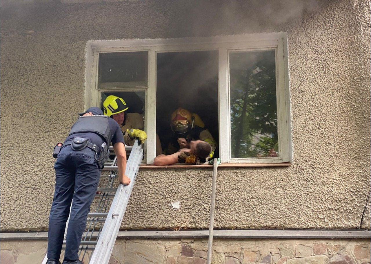 У Рівному на Відінській горіло в «хрущівці»