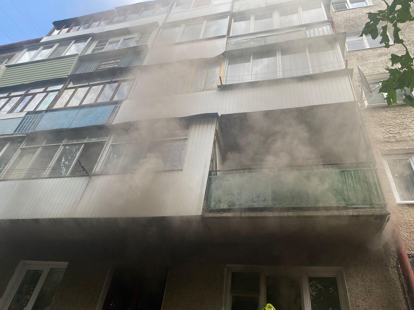 У Рівному на Відінській горіло в «хрущівці»