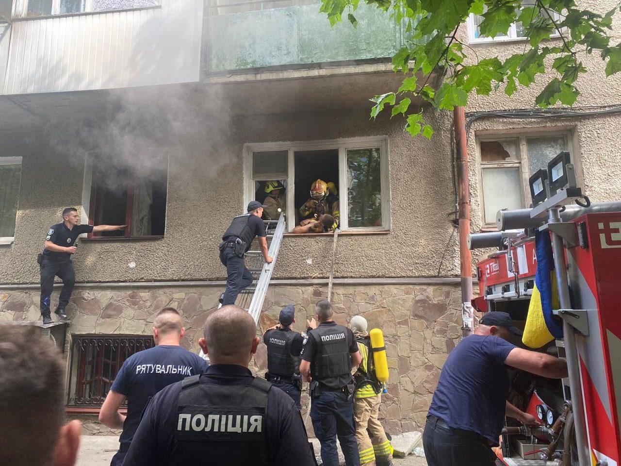 У Рівному на Відінській горіло в «хрущівці»