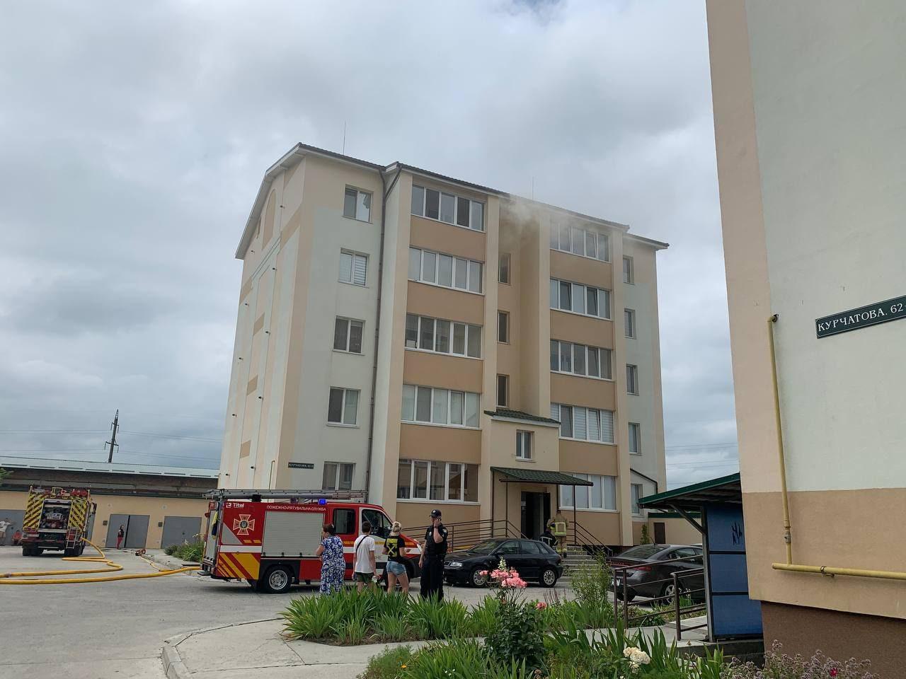В Рівному горіла квартира у багатоповерхівці
