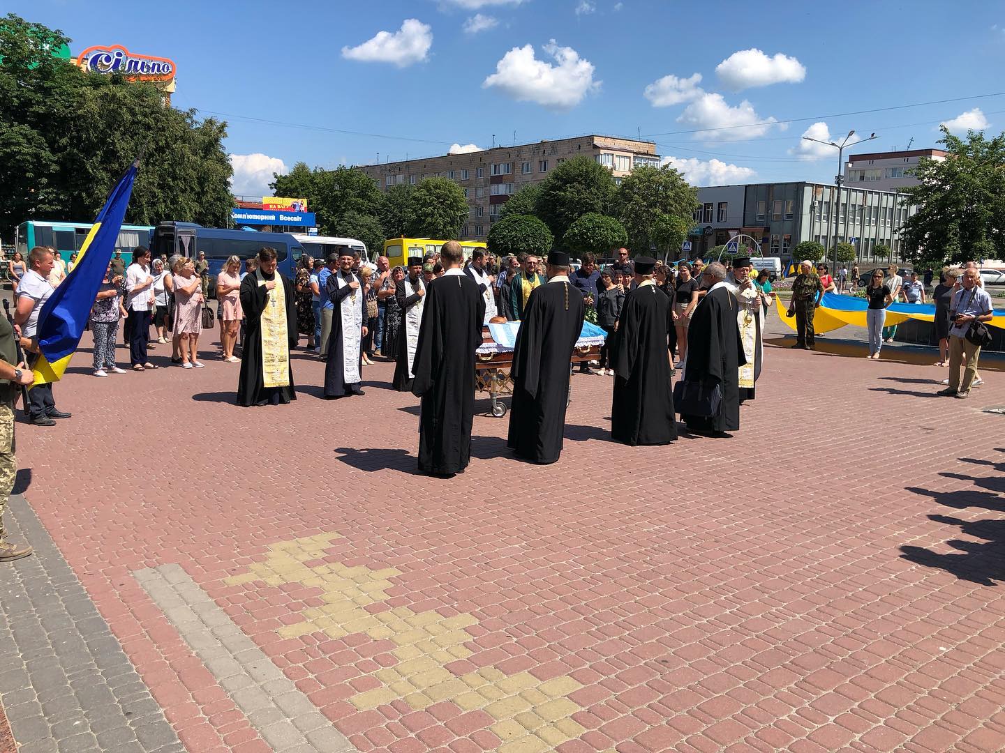 На Рівненщині попрощалися з Героєм