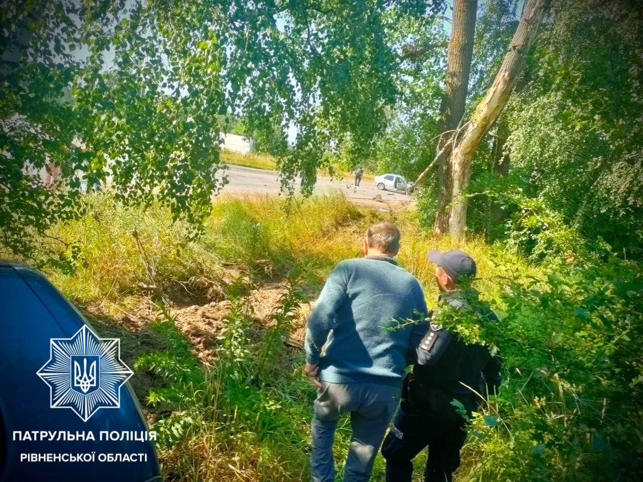 Рівненські патрульні допомогли постраждалим у ДТП на Хмельниччині