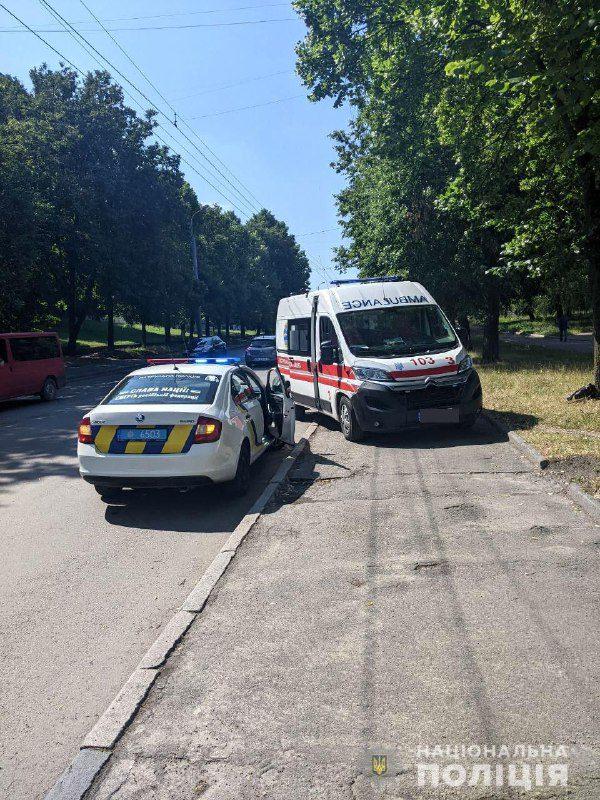 Водій карети швидкої наїхав на пішохідку у Рівному