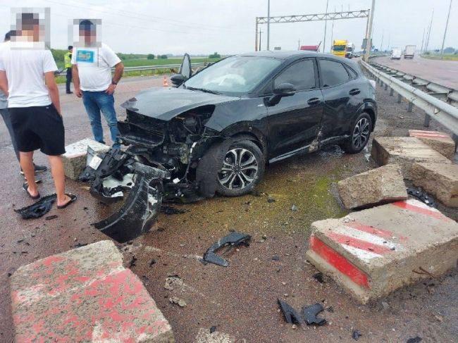 ДТП Рівненщина: автомобіль з Полтавщини врізався в блокпост