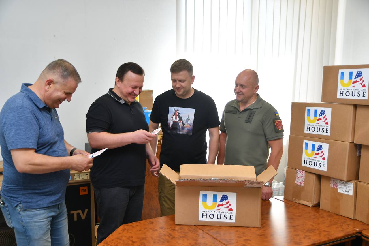 Медичні препарати для військових передала американсько-українська благодійна організація Ukrainian American House
