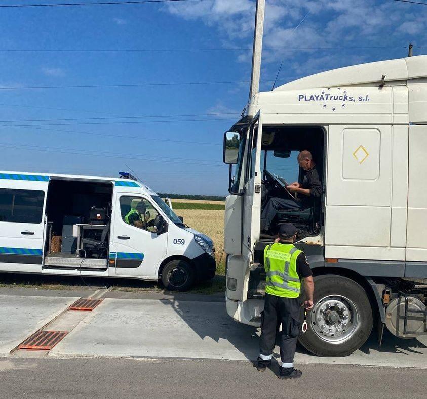 На Рівненщині габаритно-ваговий контроль відновлено