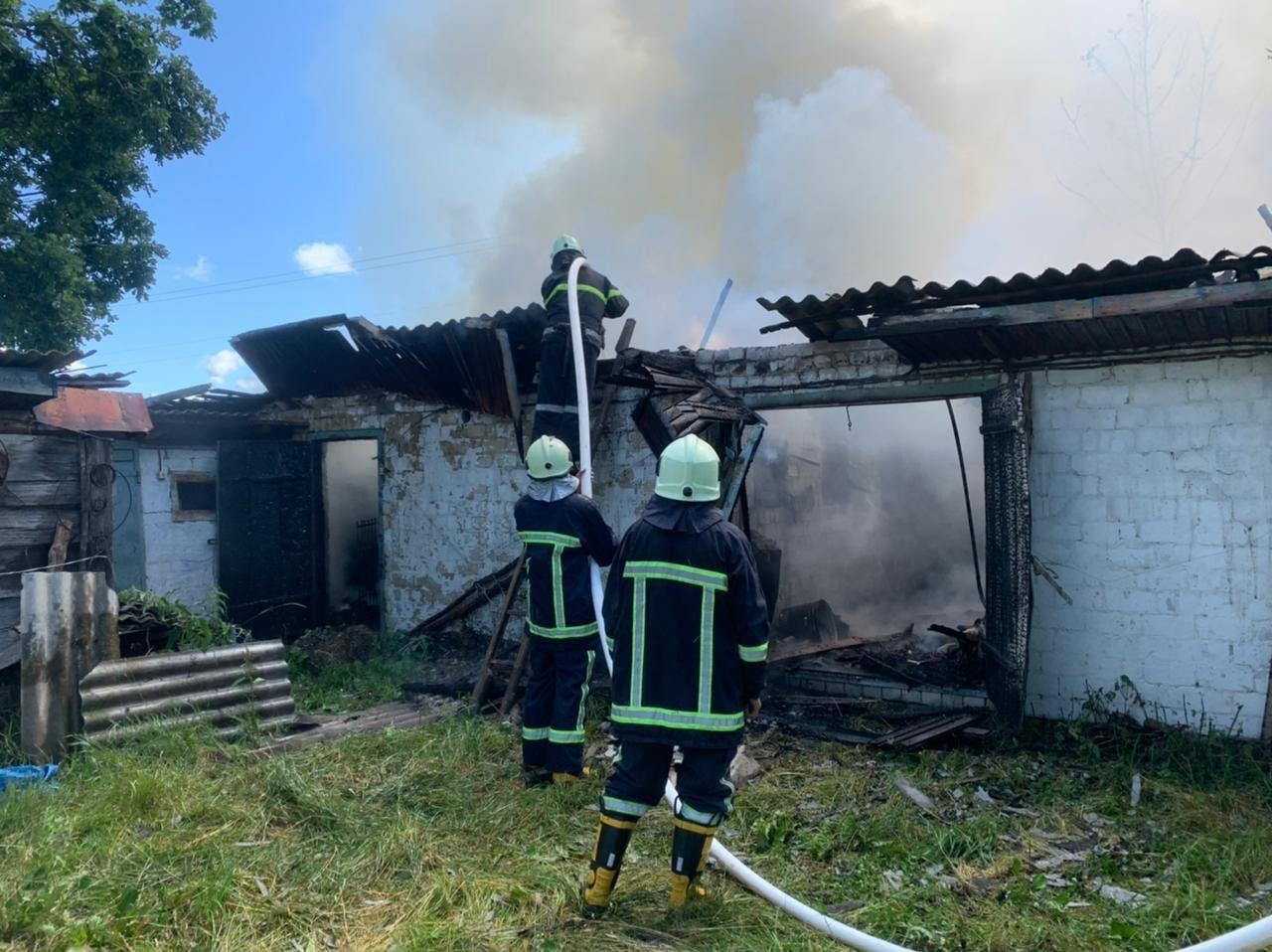 Одразу дві пожежі ліквідували вогнеборці на Рівненщині