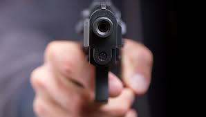 У Рівному відбулося збройне викрадення авто