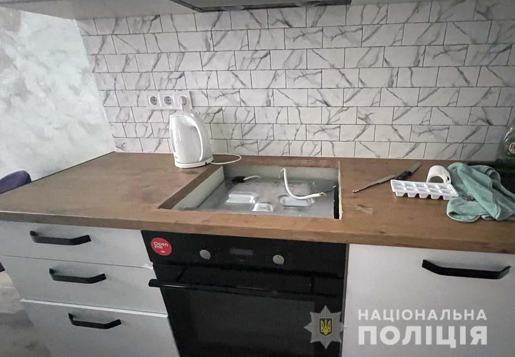 У Рівному молодик, який винаймав подобові апартаменти, викрав побутову техніку