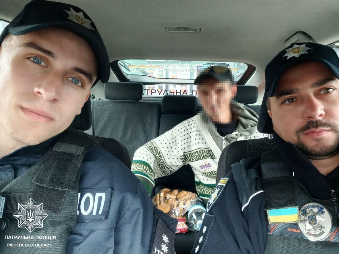 У Рівному поліцейські допомогли переселенцю, який шукав житло