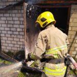 На Рівненщині горіли чаганики, господарські будівлі та автомобілі