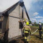 На Рівненщині горіли чаганики, господарські будівлі та автомобілі