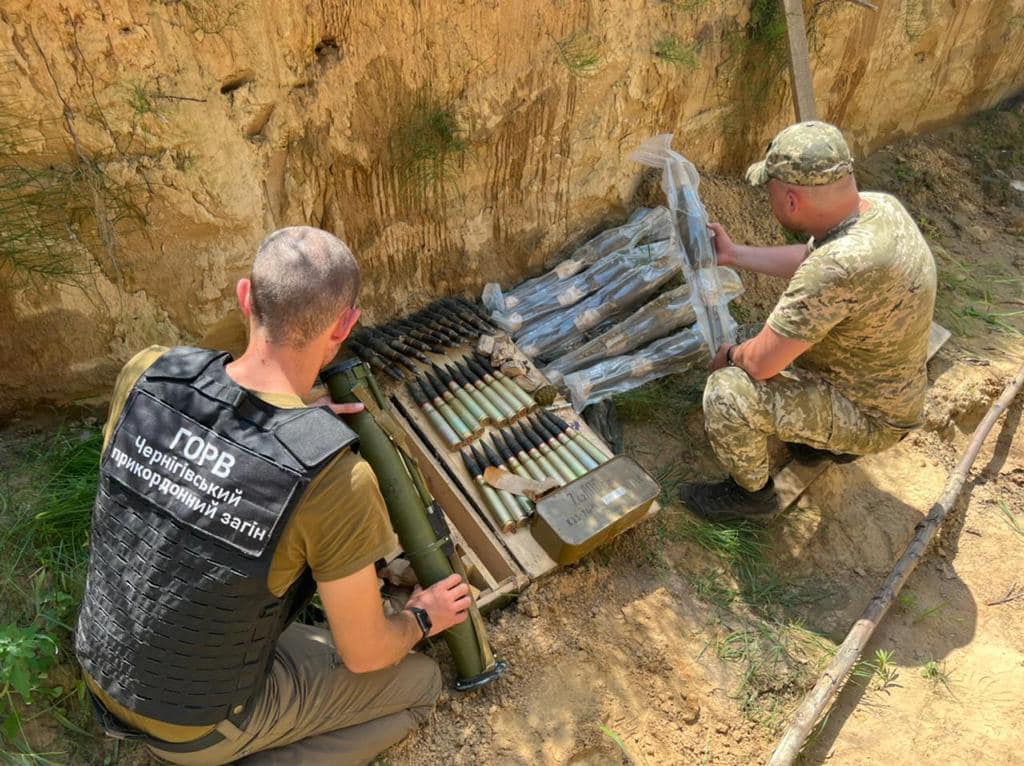 Правоохоронці виявили схрон з боєприпасами російських окупантів