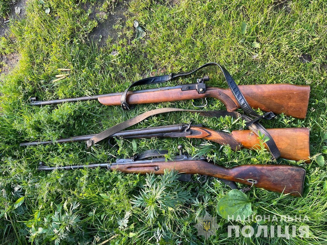 На Рівненщині у сімейного дебошира вилучили зброю