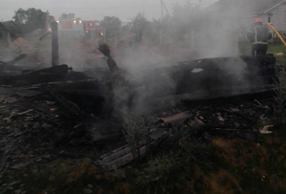  У Вараському районі вогнеборці ліквідували пожежу