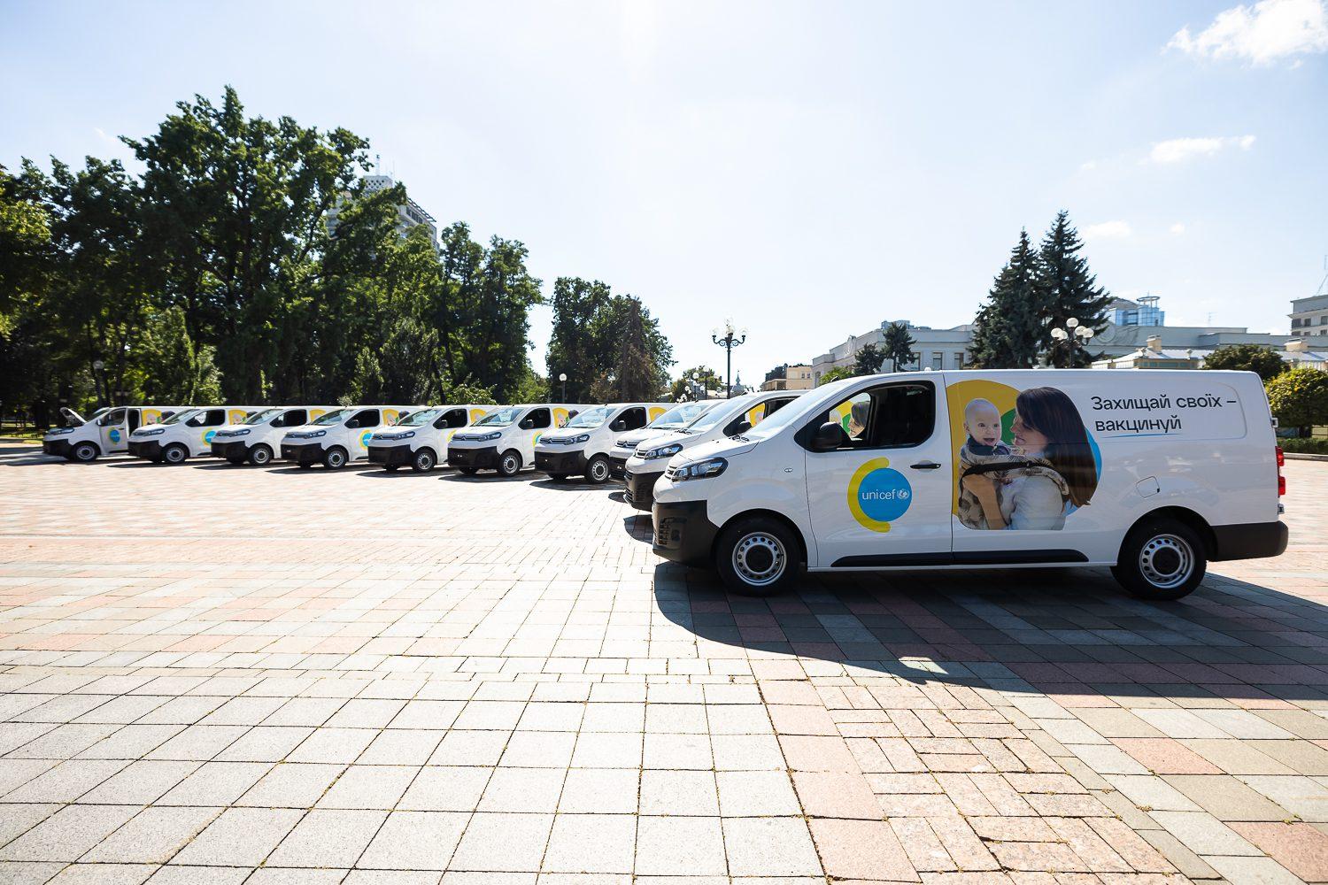 30 автомобілів для транспортування вакцин передає Україні ЮНІСЕФ 