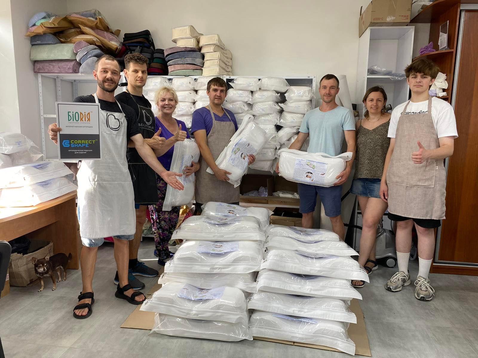 Харківські бізнесмени передали унікальні подушки військовому госпіталю на Рівненщині